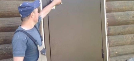 Как установить входную металлическую дверь в деревянном доме своими руками: подробный практический гид