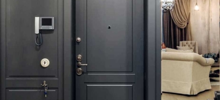 На что обратить внимание при выборе дверей: классы защиты, их особенности и преимущества