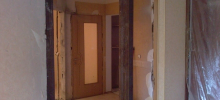 Можно ли перенести входную дверь в квартиру: от мечты к реальности
