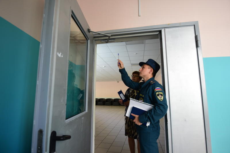 Обслуживание противопожарных дверей: руководство для всех