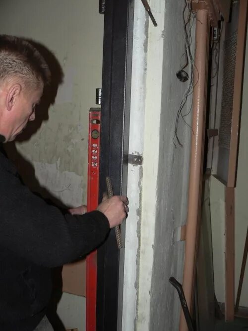Как установить дверь в нестандартный проём и не сойти с ума: подробное руководство