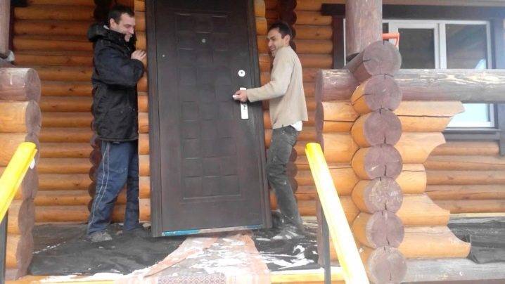 Как установить входную металлическую дверь в деревянном доме своими руками: подробный практический гид